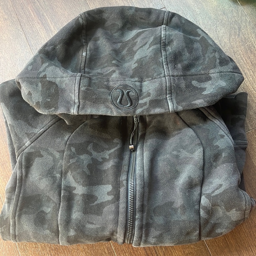 lululemon camo full zip up